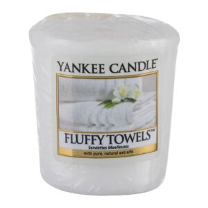 Świeczka zapachowa Yankee Candle Fluffy Towels
